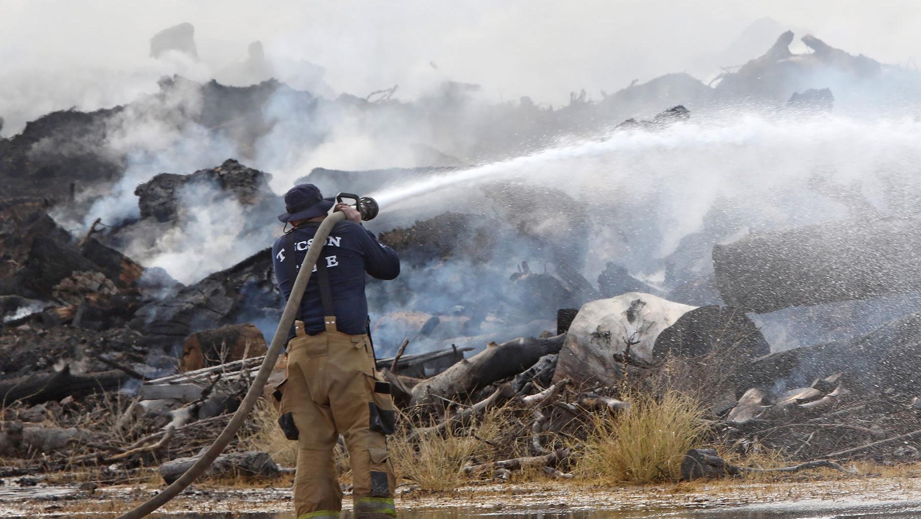 Fire burning at Tucson landfill sends smoke across the city